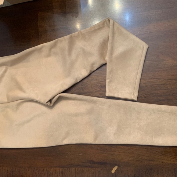 Tahari faux suede pants - Picture 3 of 4